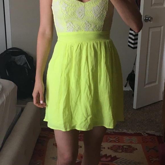 Lacey Bright Yellow Summer Dress - Picture 3 of 5